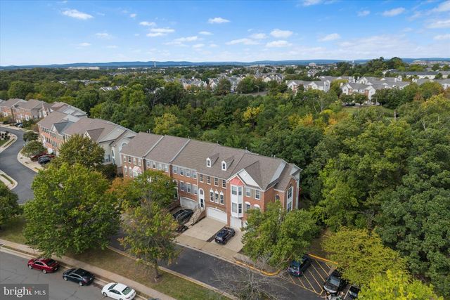 13004 ROSE PETAL CIR, Herndon, VA 20171