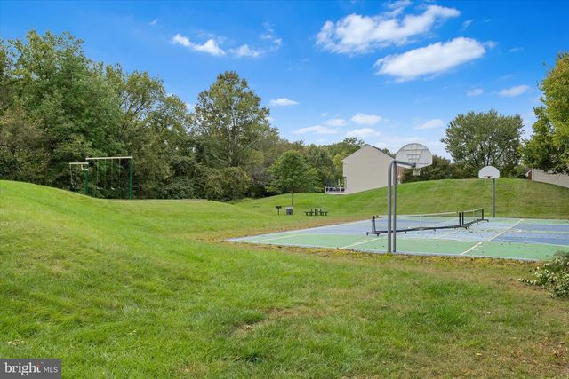 13004 ROSE PETAL CIR, Herndon, VA 20171