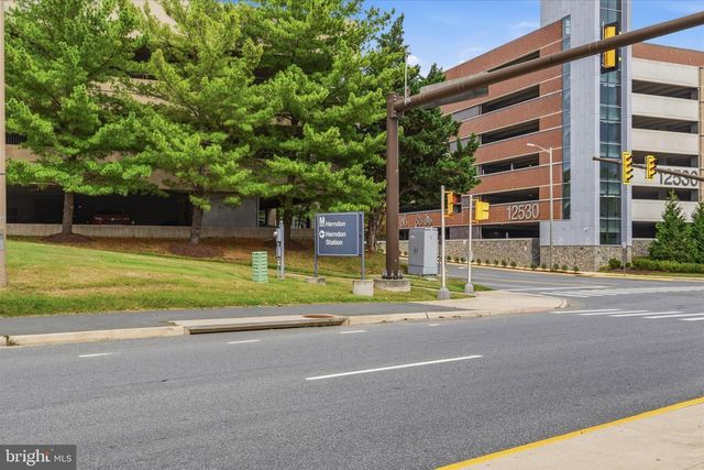 13004 ROSE PETAL CIR, Herndon, VA 20171