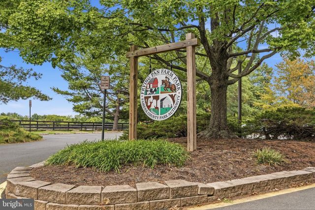 13004 ROSE PETAL CIR, Herndon, VA 20171
