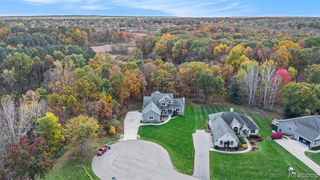 1281 Victoria Lane, Fenton, MI 48430