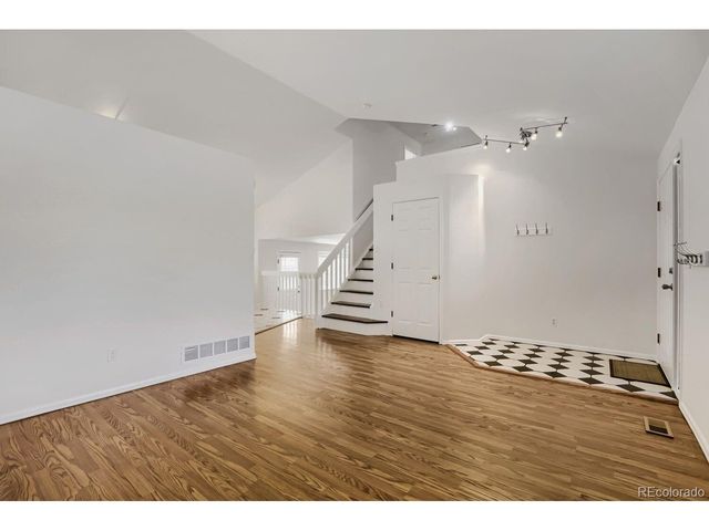1633 Deerwood Dr, Longmont, CO 80504
