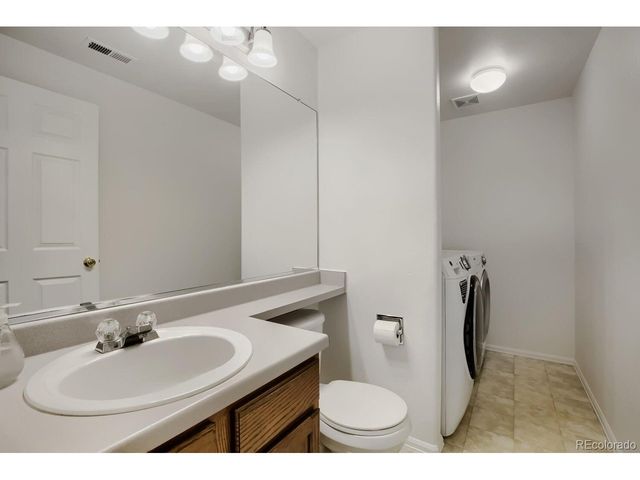 1633 Deerwood Dr, Longmont, CO 80504