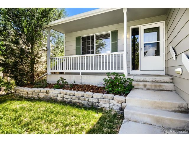 1633 Deerwood Dr, Longmont, CO 80504