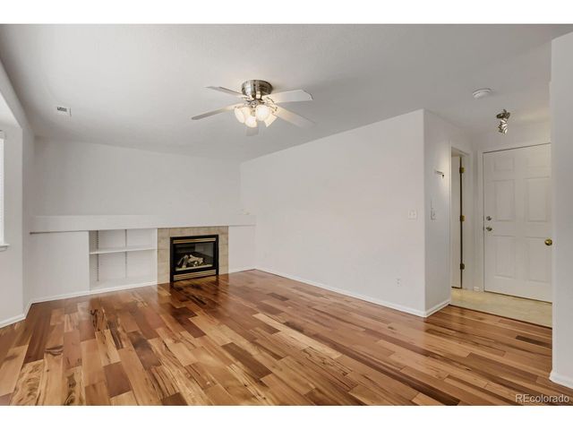 1633 Deerwood Dr, Longmont, CO 80504