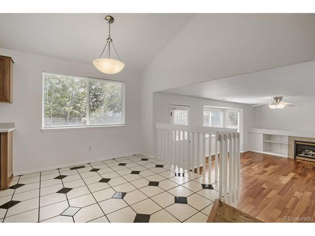 1633 Deerwood Dr, Longmont, CO 80504