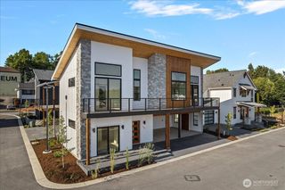 202 Skipping Stone Loop, Lynden, WA 98264