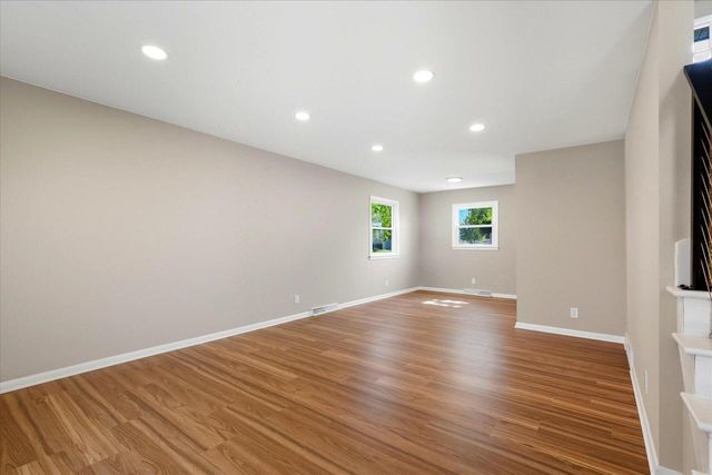 5801 W Allwood DRIVE, Franklin, WI 53132