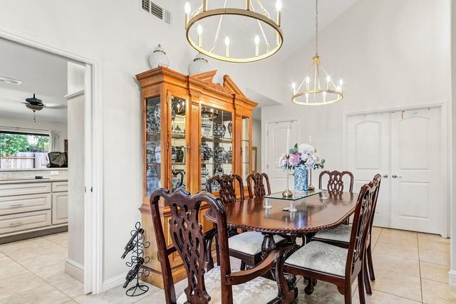 5946 Little Bear Ct, Citrus Heights, CA 95621