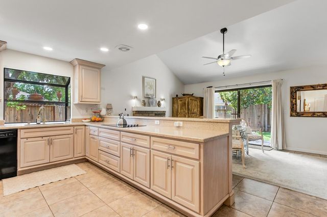 5946 Little Bear Ct, Citrus Heights, CA 95621