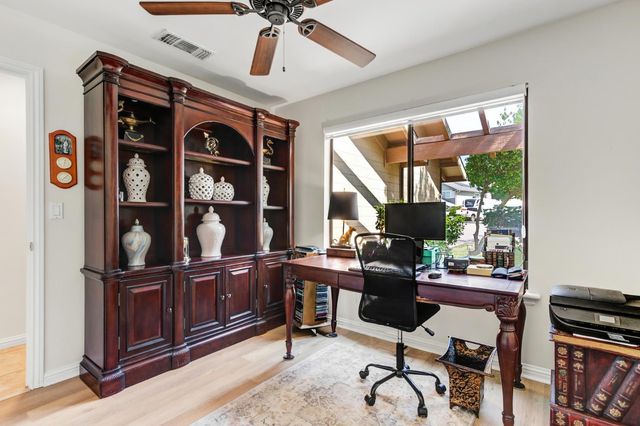 5946 Little Bear Ct, Citrus Heights, CA 95621
