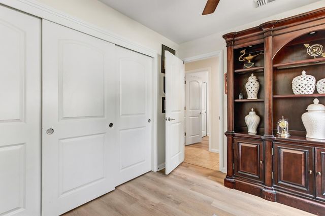 5946 Little Bear Ct, Citrus Heights, CA 95621