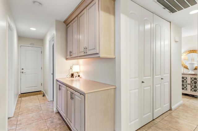 5946 Little Bear Ct, Citrus Heights, CA 95621
