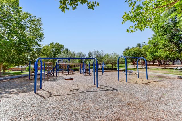 5946 Little Bear Ct, Citrus Heights, CA 95621