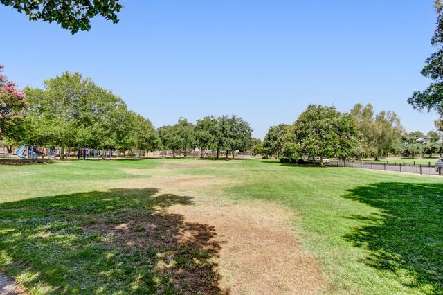 5946 Little Bear Ct, Citrus Heights, CA 95621