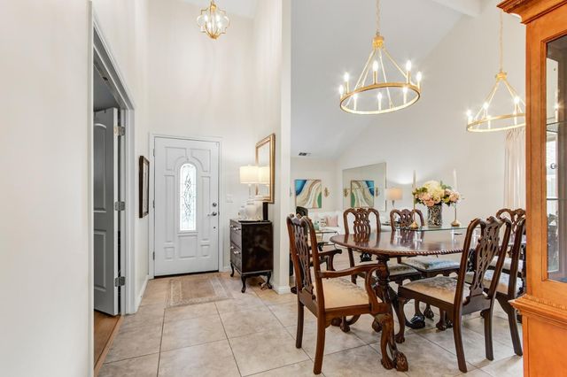 5946 Little Bear Ct, Citrus Heights, CA 95621