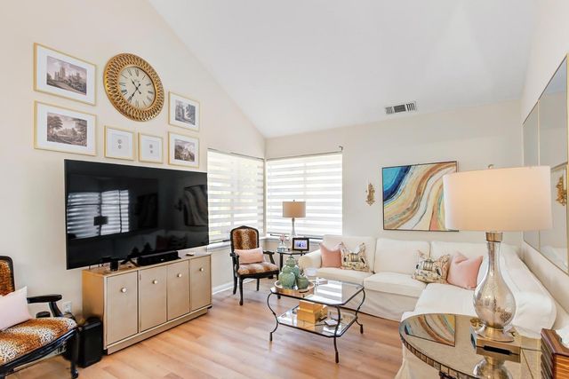 5946 Little Bear Ct, Citrus Heights, CA 95621