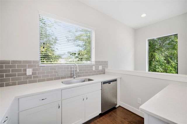 3015 Preston Street, Houston, TX 77003