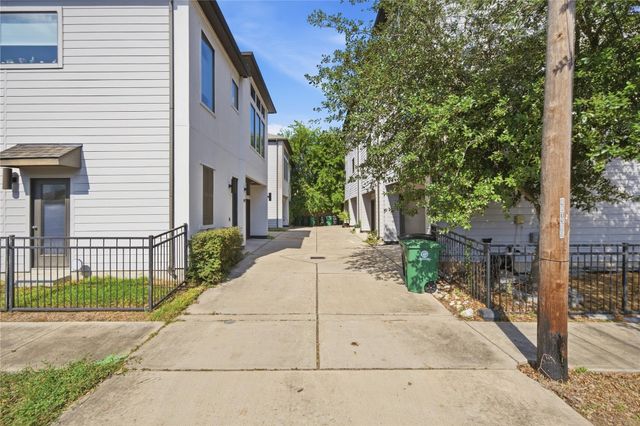 3015 Preston Street, Houston, TX 77003
