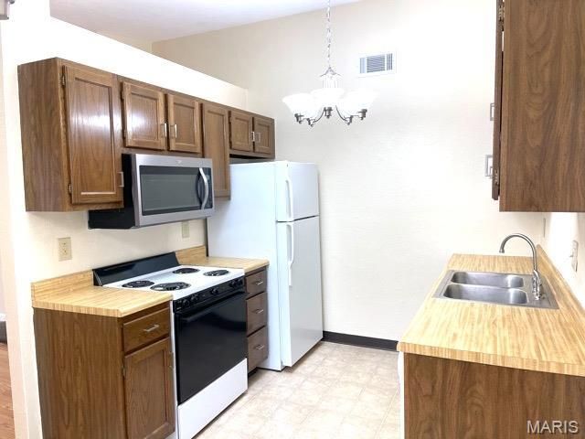 97 PEACHTREE Lane, Fairview Heights, IL 62208