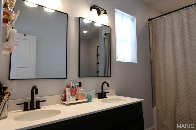 15580 Top Drive, St Robert, MO 65584