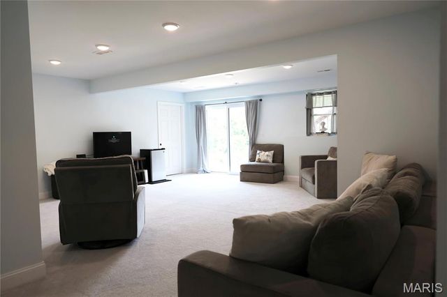 15580 Top Drive, St Robert, MO 65584