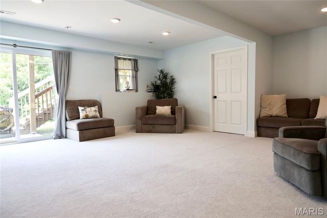 15580 Top Drive, St Robert, MO 65584