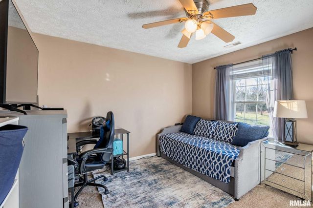 411 PRINCE Lane, Herrin, IL 62948