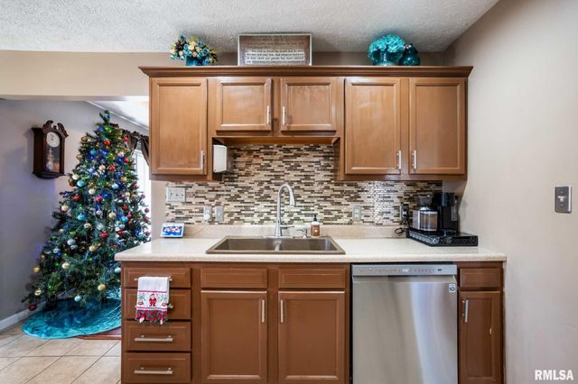 411 PRINCE Lane, Herrin, IL 62948