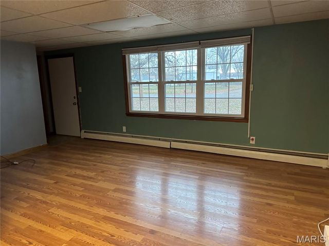 502 W Bond Avenue, Patoka, IL 62875