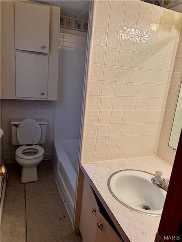 502 W Bond Avenue, Patoka, IL 62875