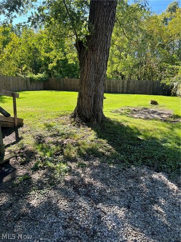 422 Iddings Avenue SE, Warren, OH 44483