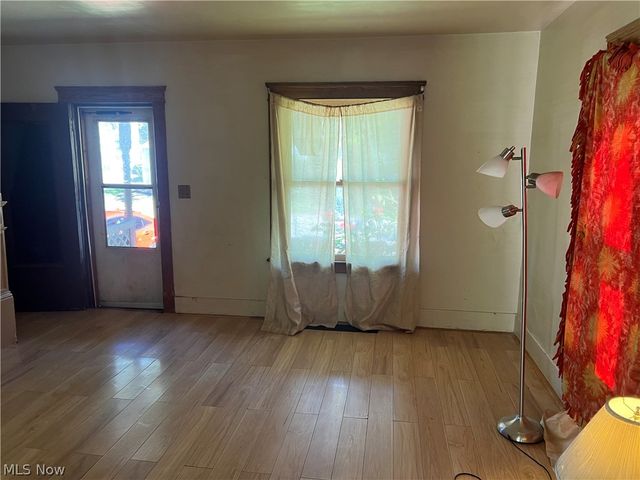 422 Iddings Avenue SE, Warren, OH 44483
