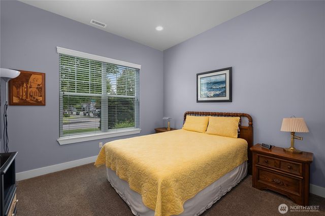 4242 Vashon Drive NE, Lacey, WA 98516