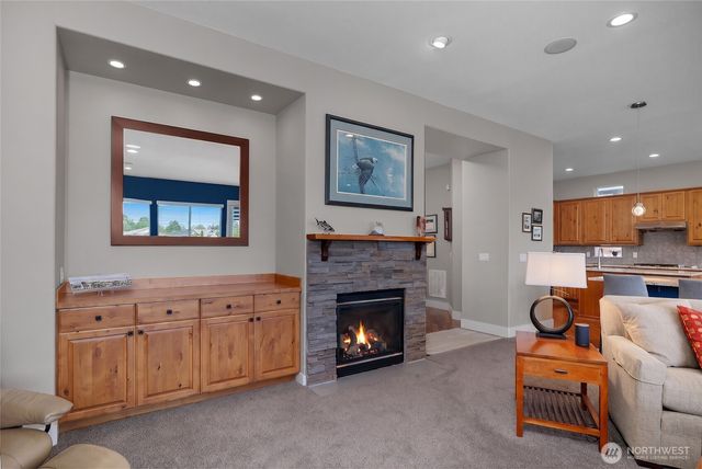 4242 Vashon Drive NE, Lacey, WA 98516