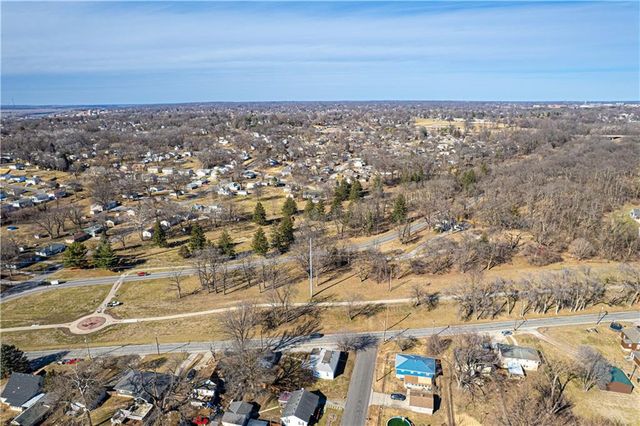 2822 Commercial Street, St Joseph, MO 64503