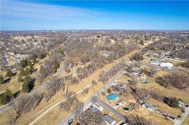 2822 Commercial Street, St Joseph, MO 64503