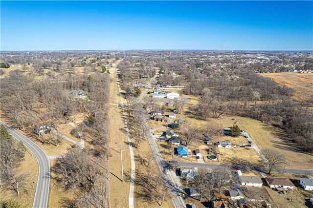 2822 Commercial Street, St Joseph, MO 64503