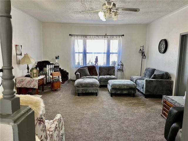 2822 Commercial Street, St Joseph, MO 64503