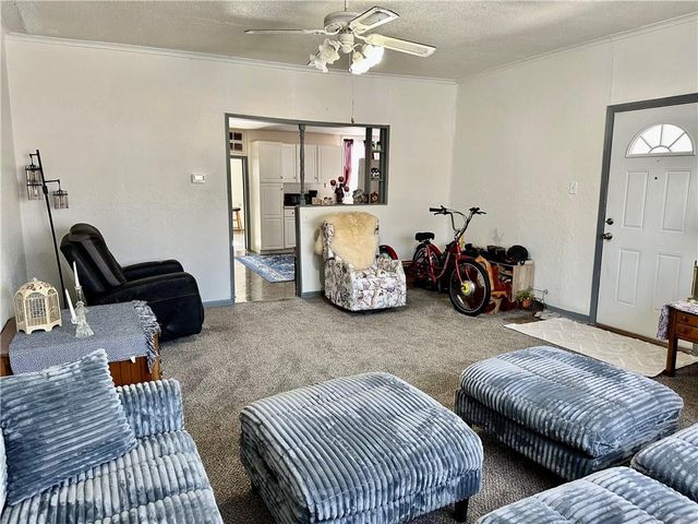 2822 Commercial Street, St Joseph, MO 64503