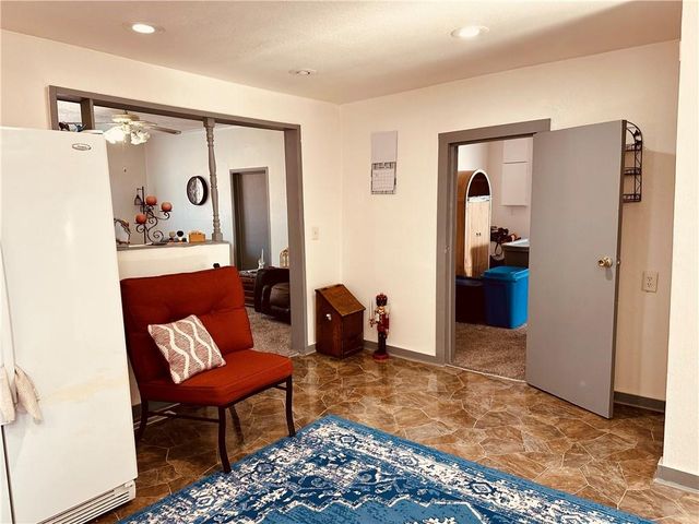 2822 Commercial Street, St Joseph, MO 64503