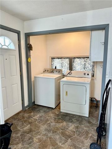 2822 Commercial Street, St Joseph, MO 64503