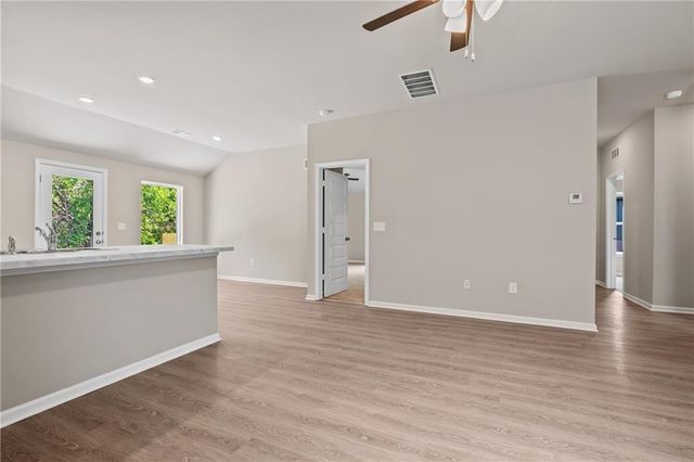 20279 W 195th Street, Spring Hill, KS 66083