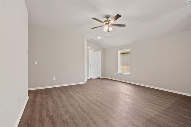 20279 W 195th Street, Spring Hill, KS 66083