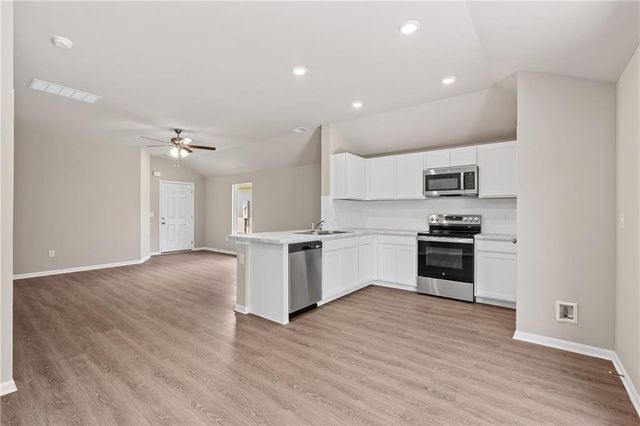 20279 W 195th Street, Spring Hill, KS 66083