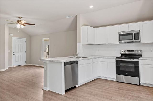 20279 W 195th Street, Spring Hill, KS 66083