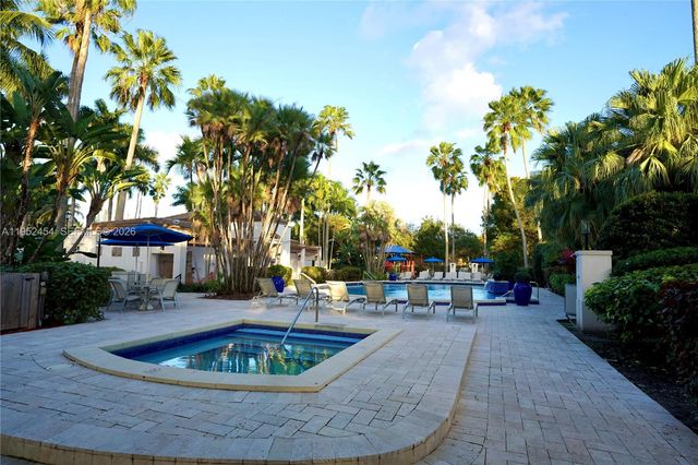 9913 NW 31st St, Doral, FL 33172