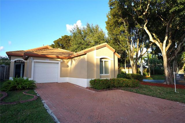 9913 NW 31st St, Doral, FL 33172