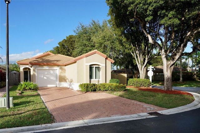 9913 NW 31st St, Doral, FL 33172