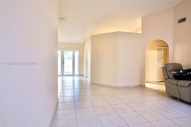 9913 NW 31st St, Doral, FL 33172